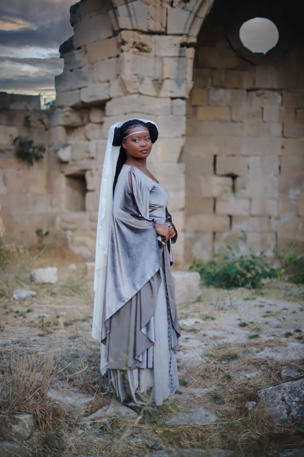 Vestido Medieval de Terciopelo Plata