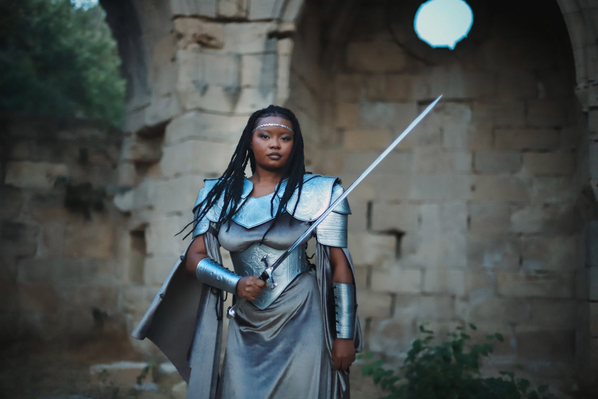 Vestido Medieval de Terciopelo Plata