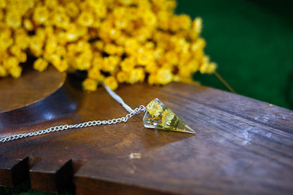 Colgante Péndulo de Resina con Flores Amarillas Reales