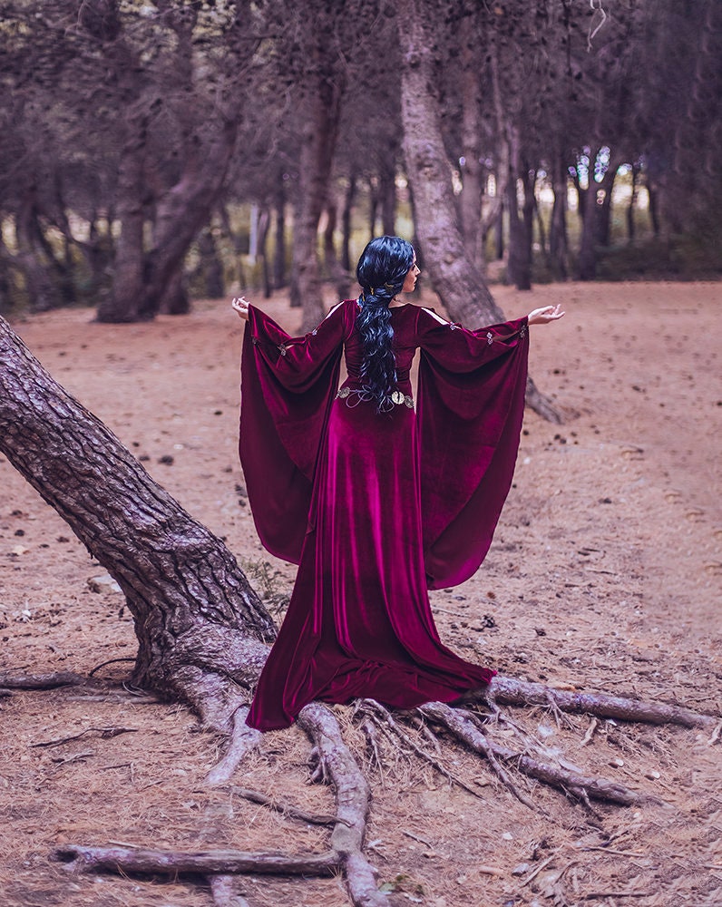 Vestido Medieval de Terciopelo Burdeos