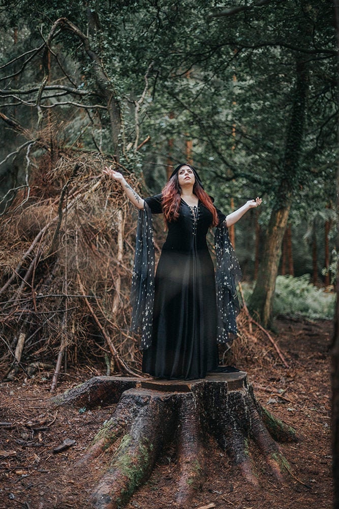 Vestido Bruja Celestial de Terciopelo Negro