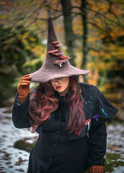 Sombrero de Bruja del Bosque con Setas