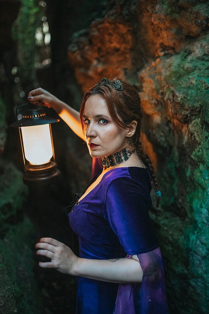 Vestido Élfico Nebulosa de Terciopelo Morado