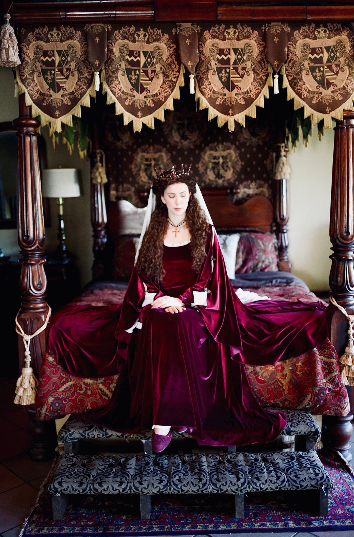 Vestido Medieval de Terciopelo Burdeos