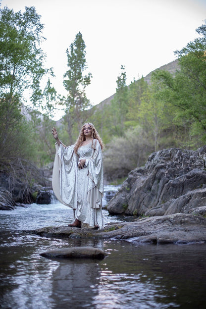 Vestido Medieval de Terciopelo Marfil