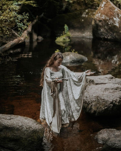 Vestido Medieval de Terciopelo Marfil