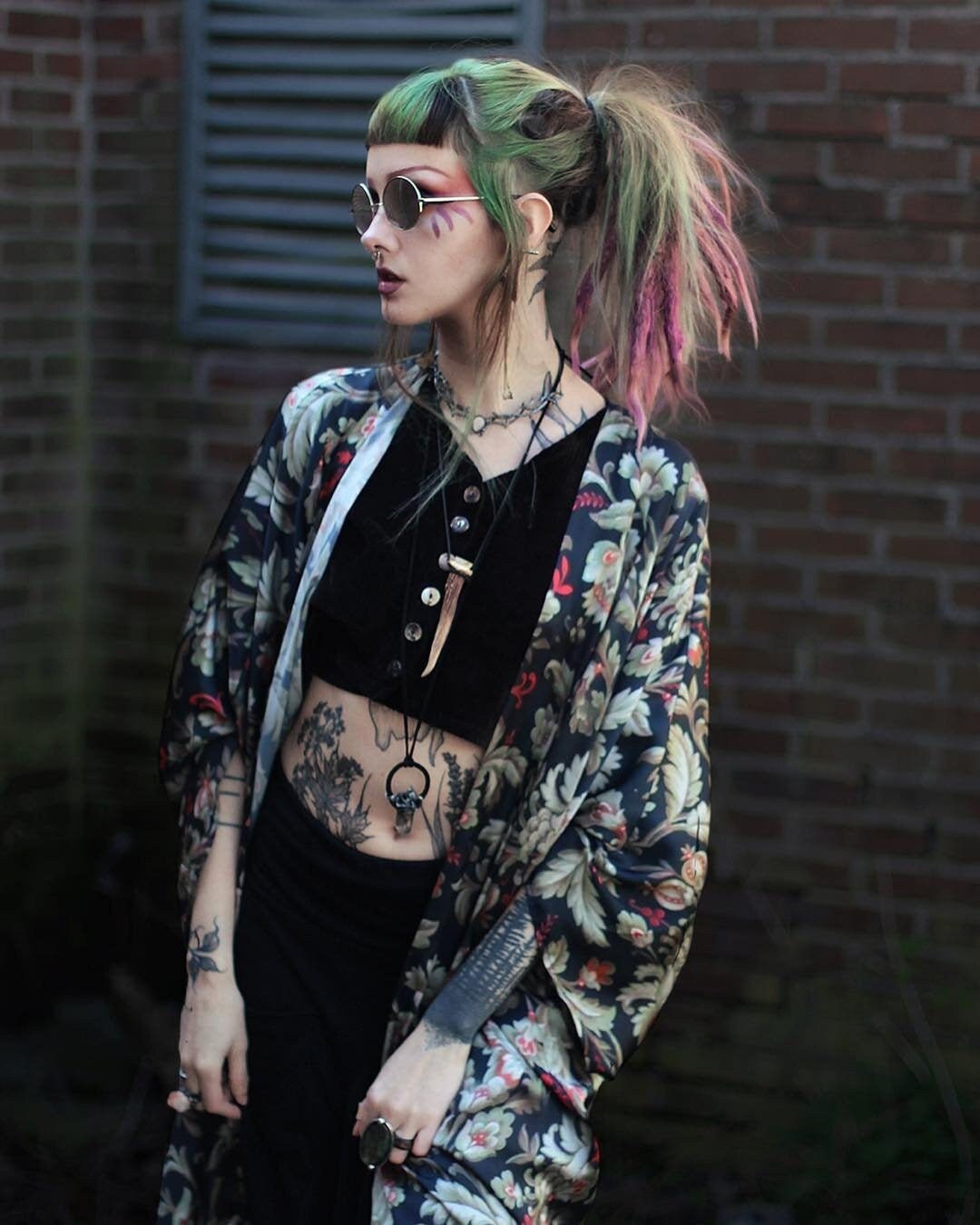 Kimono Floral Victoriano de Seda Vegana