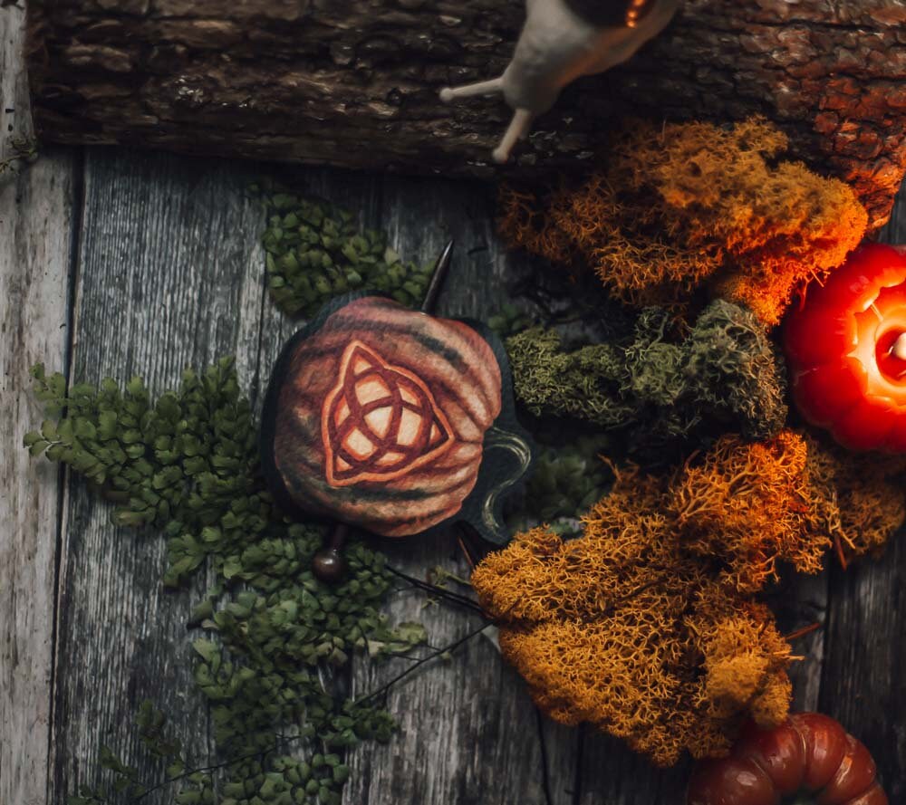Pasador de Pelo Calabaza con Trisquel