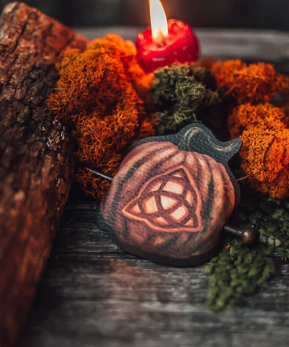 Pasador de Pelo Calabaza con Trisquel