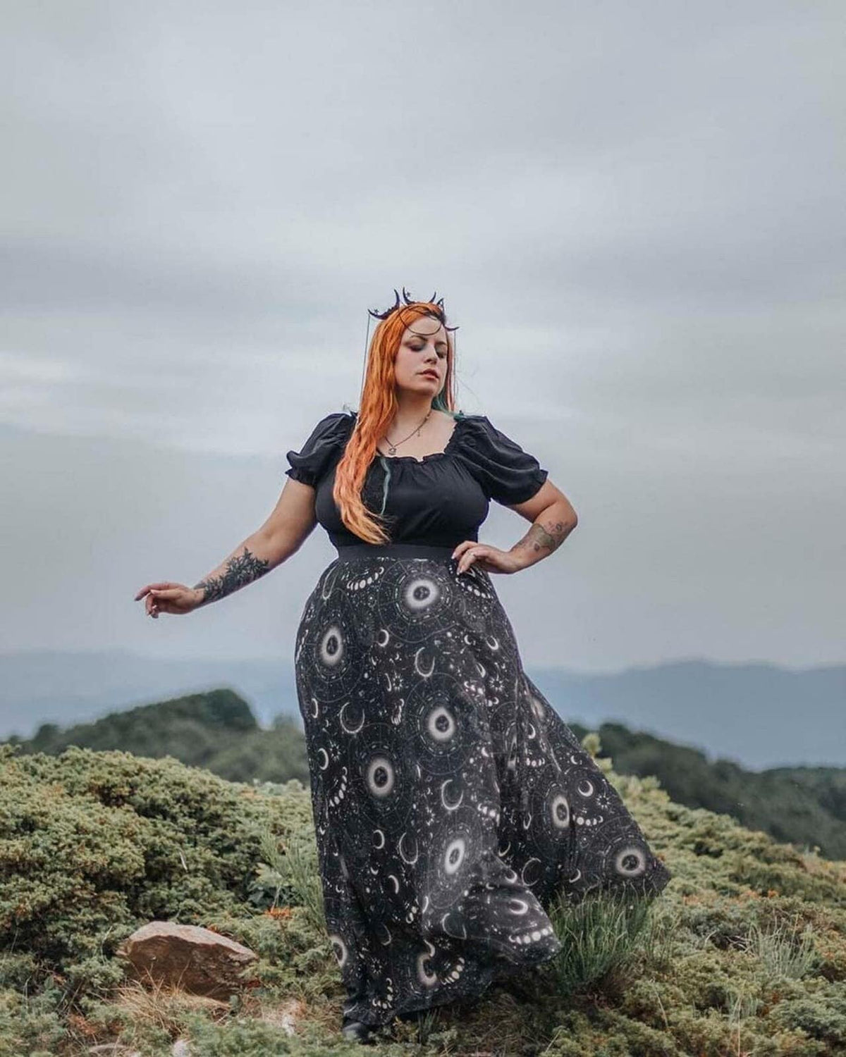 Falda Larga de Astrología y Constelaciones