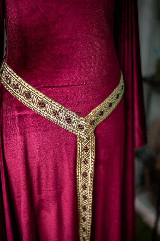 Vestido Medieval de Terciopelo Burdeos