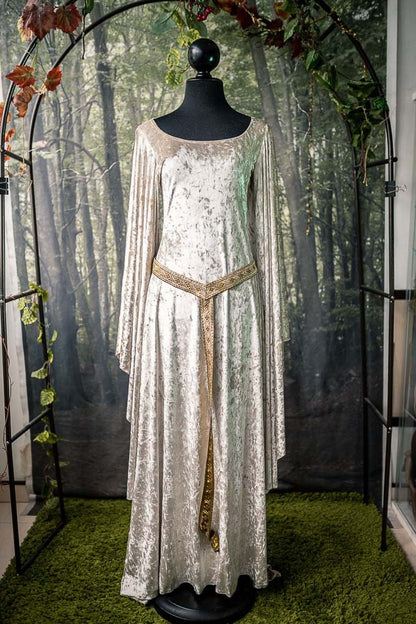 Vestido Medieval de Terciopelo Marfil