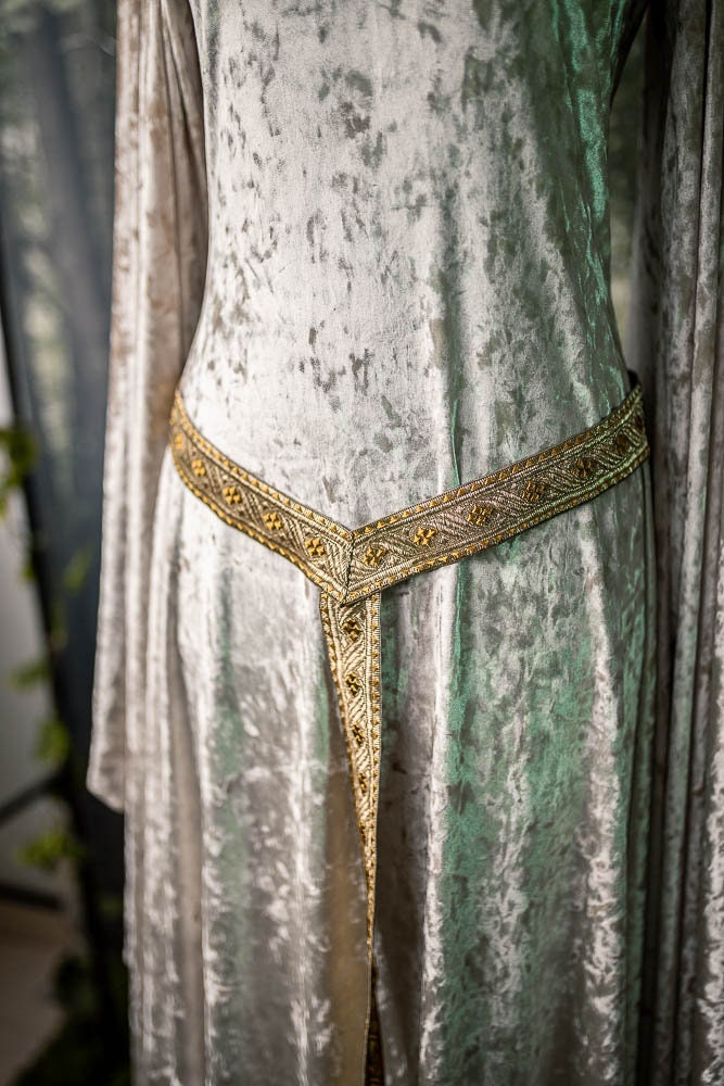 Vestido Medieval de Terciopelo Marfil