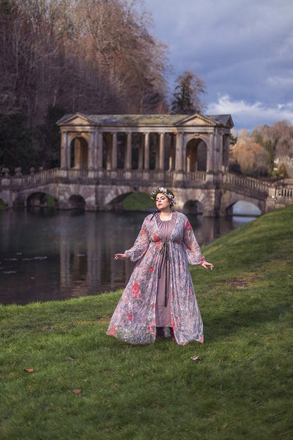 Sobrevestido de Encaje Floral