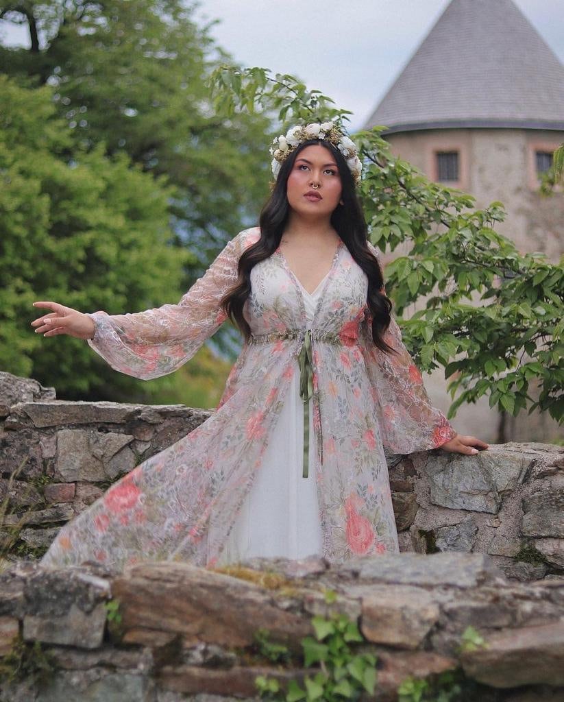 Sobrevestido de Encaje Floral