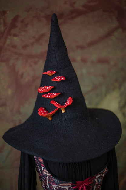Sombrero de Bruja del Bosque con Setas