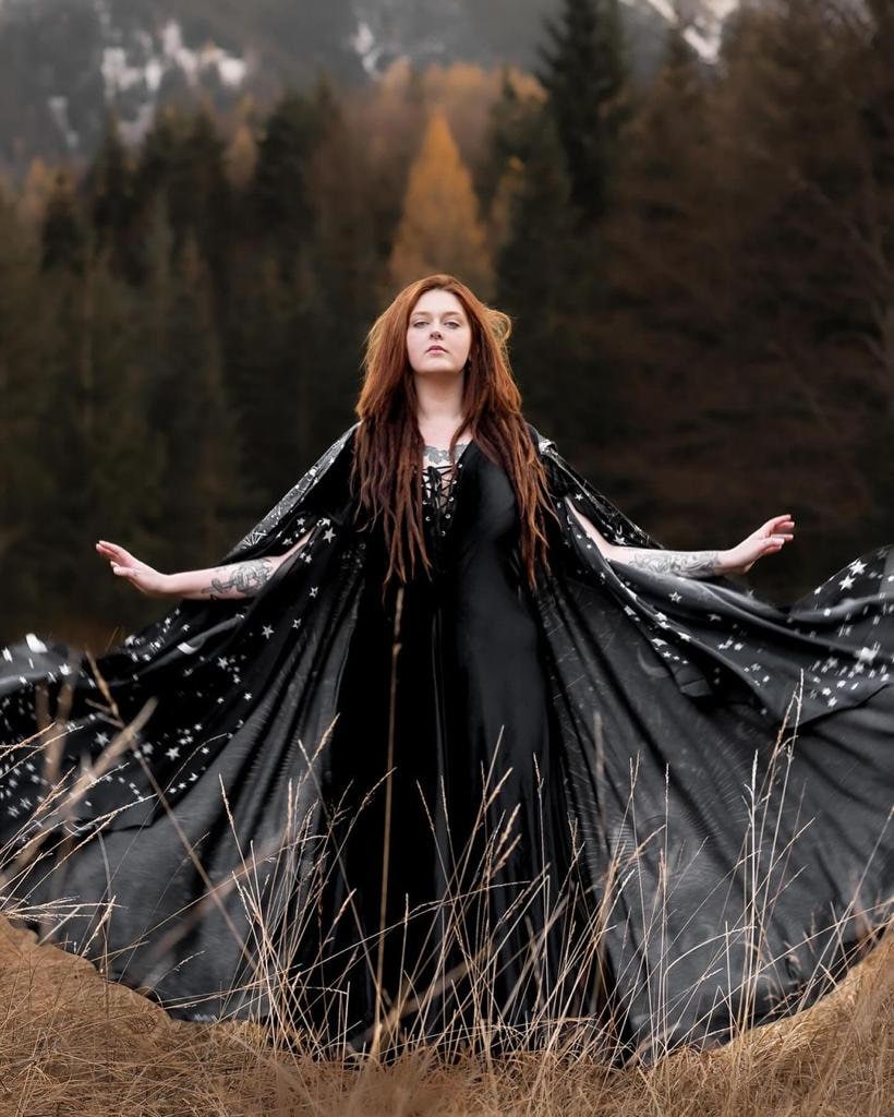 Vestido Bruja Celestial de Terciopelo Negro