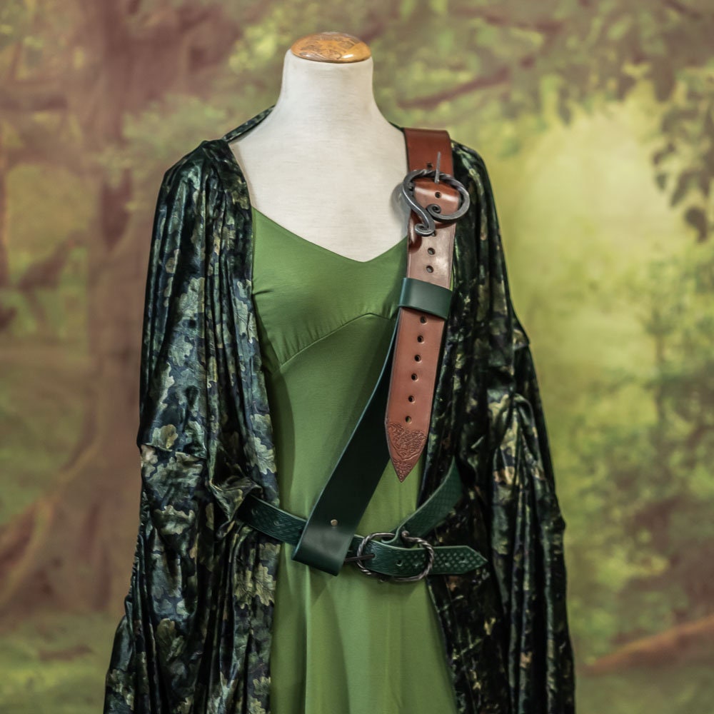 Kimono Élfico de Terciopelo con Hojas de Roble
