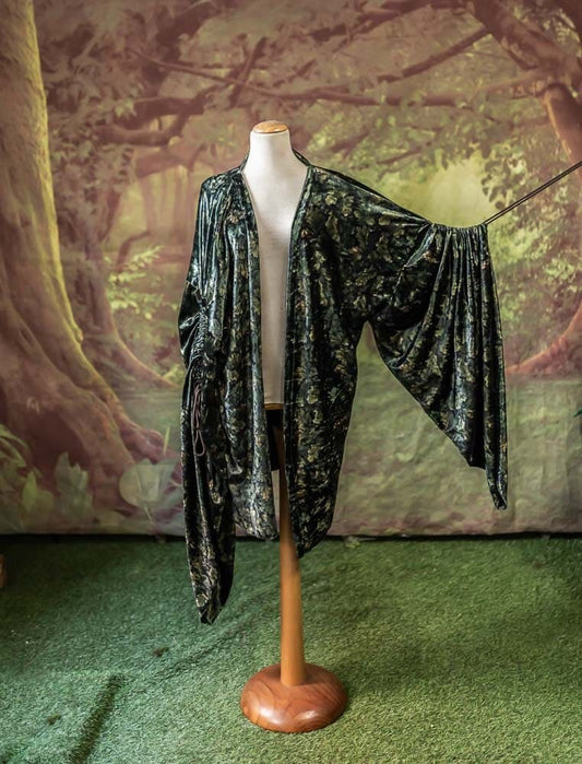 Kimono Élfico de Terciopelo con Hojas de Roble