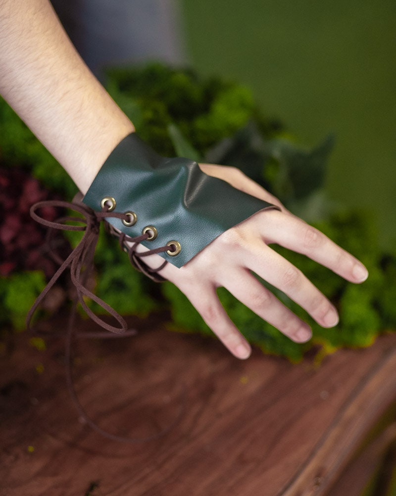 Brazales Élficos de Cuero Verde Oscuro