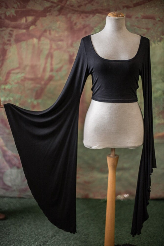 Top Élfico Negro con Mangas de Campana