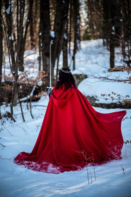 Capa Roja con Capucha