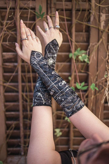 Brazales Élficos Negros de Terciopelo