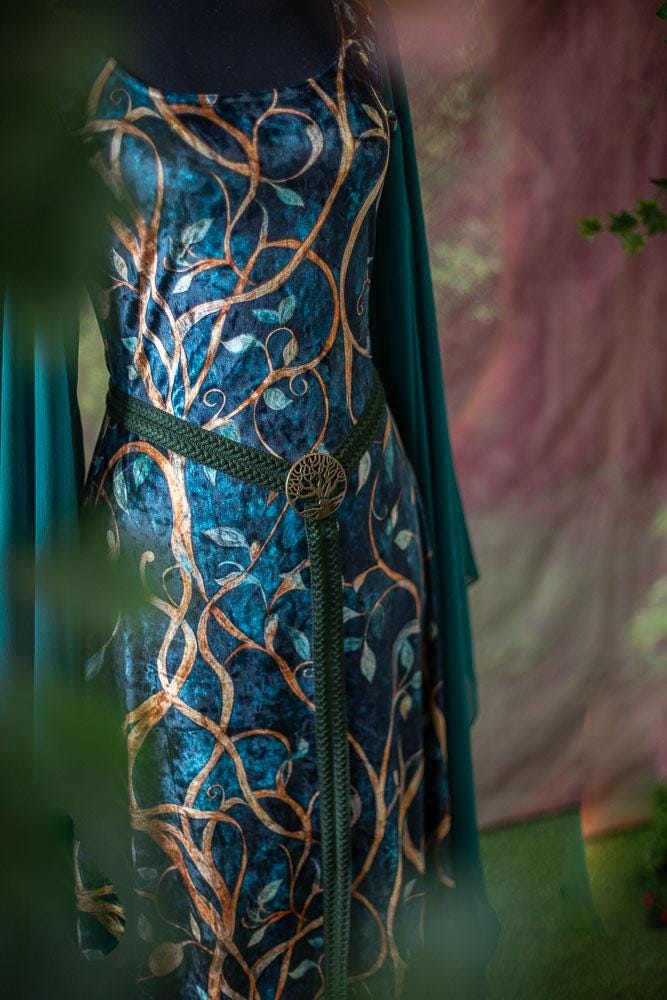 Vestido Élfico Verde con Mangas de Gasa