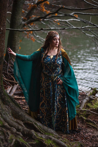 Vestido Élfico Verde con Mangas de Gasa