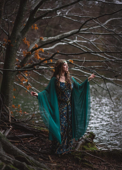 Vestido Élfico Verde con Mangas de Gasa