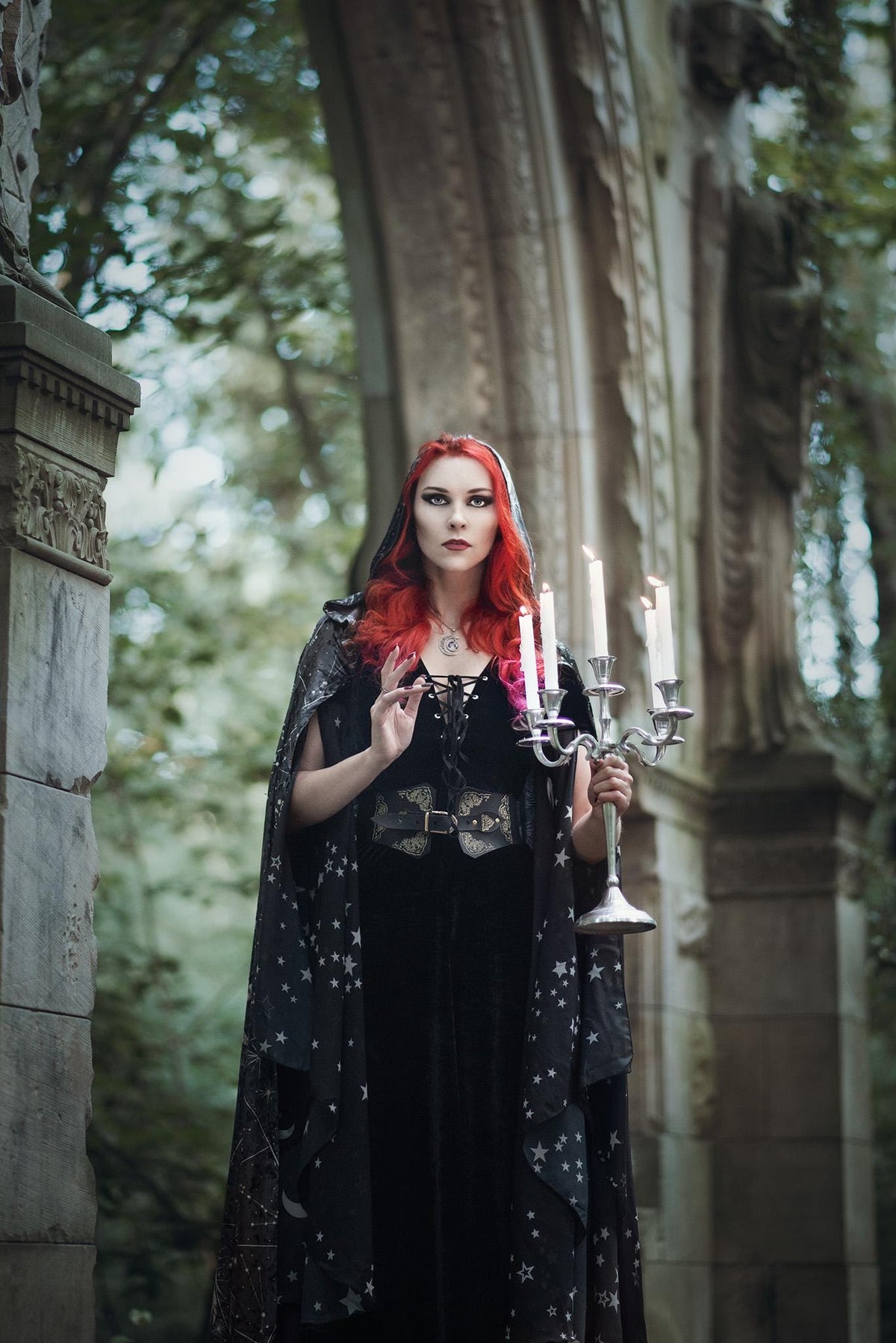 Vestido Bruja Celestial de Terciopelo Negro