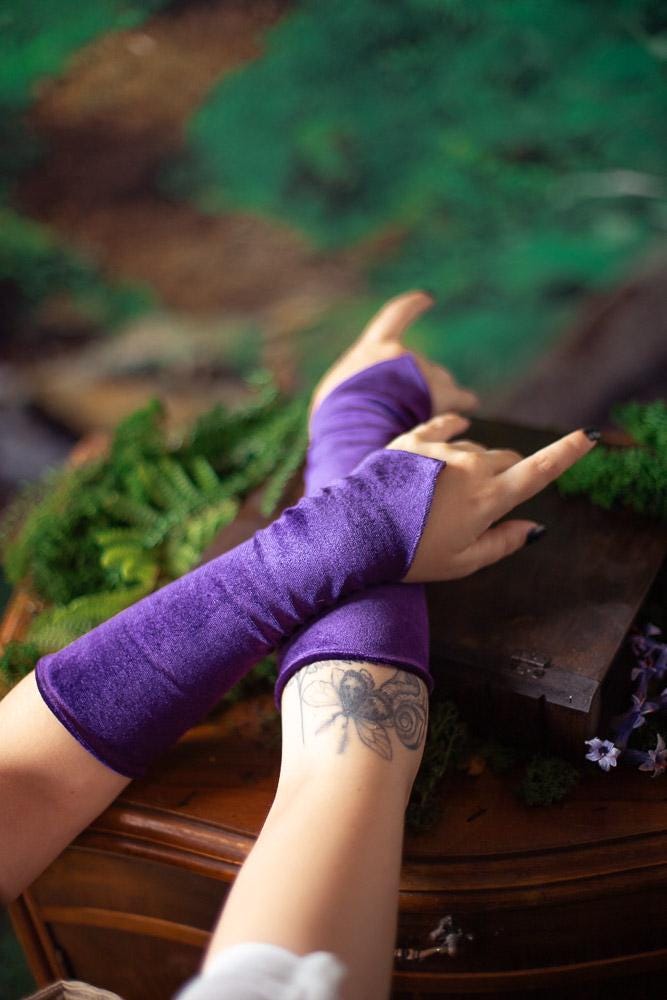 Brazales de Terciopelo Morado