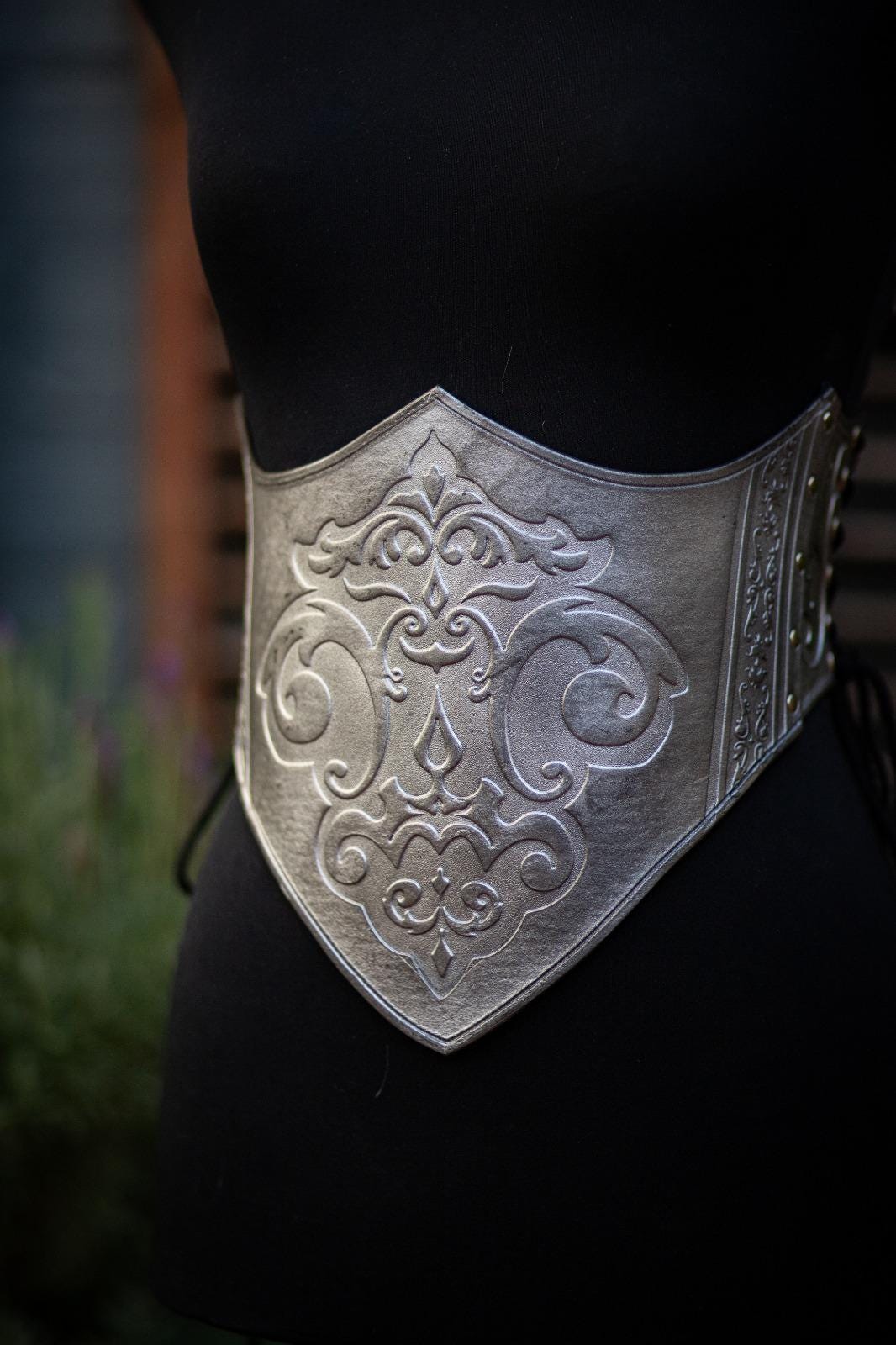 Corset Armadura Plateada de Cuero