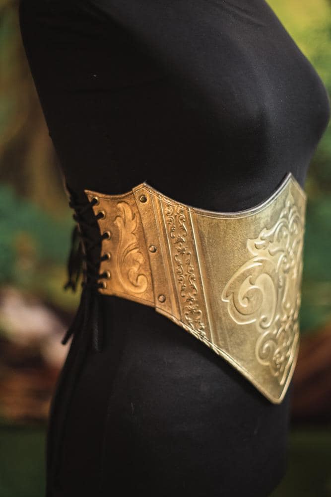 Corset Armadura Dorado de Cuero
