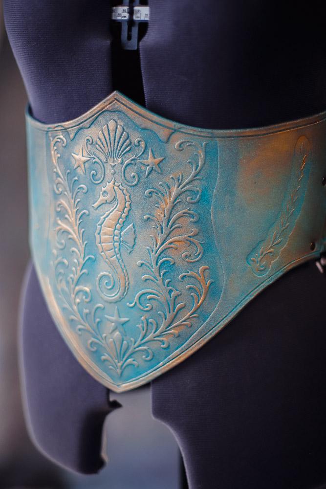 Corset Armadura de Sirena en Cuero